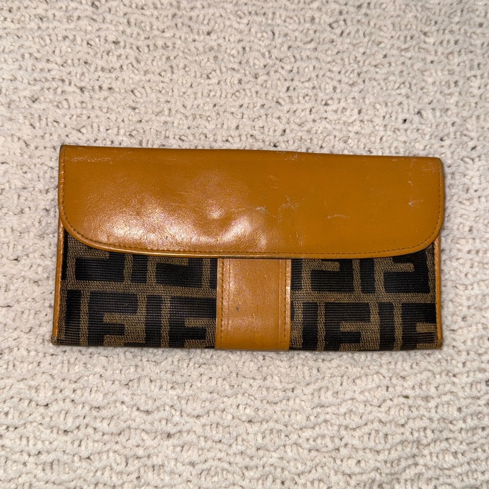 Fendi - Picture 5 of 6